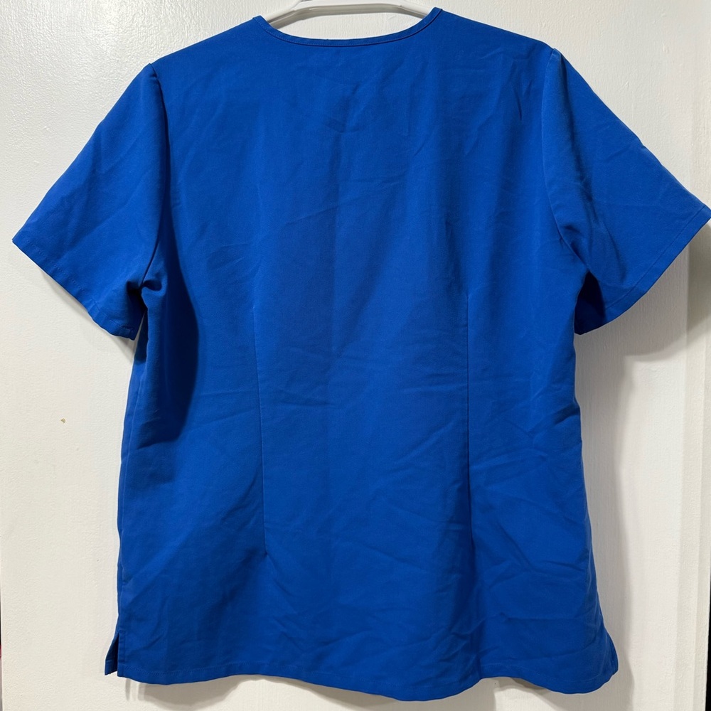 FIGS Technical Collection Scrub Top - Picture 4 of 7